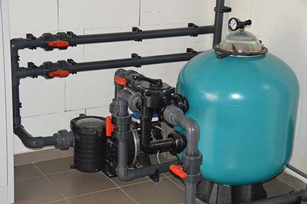 zandfilterinstallatie zwembad
